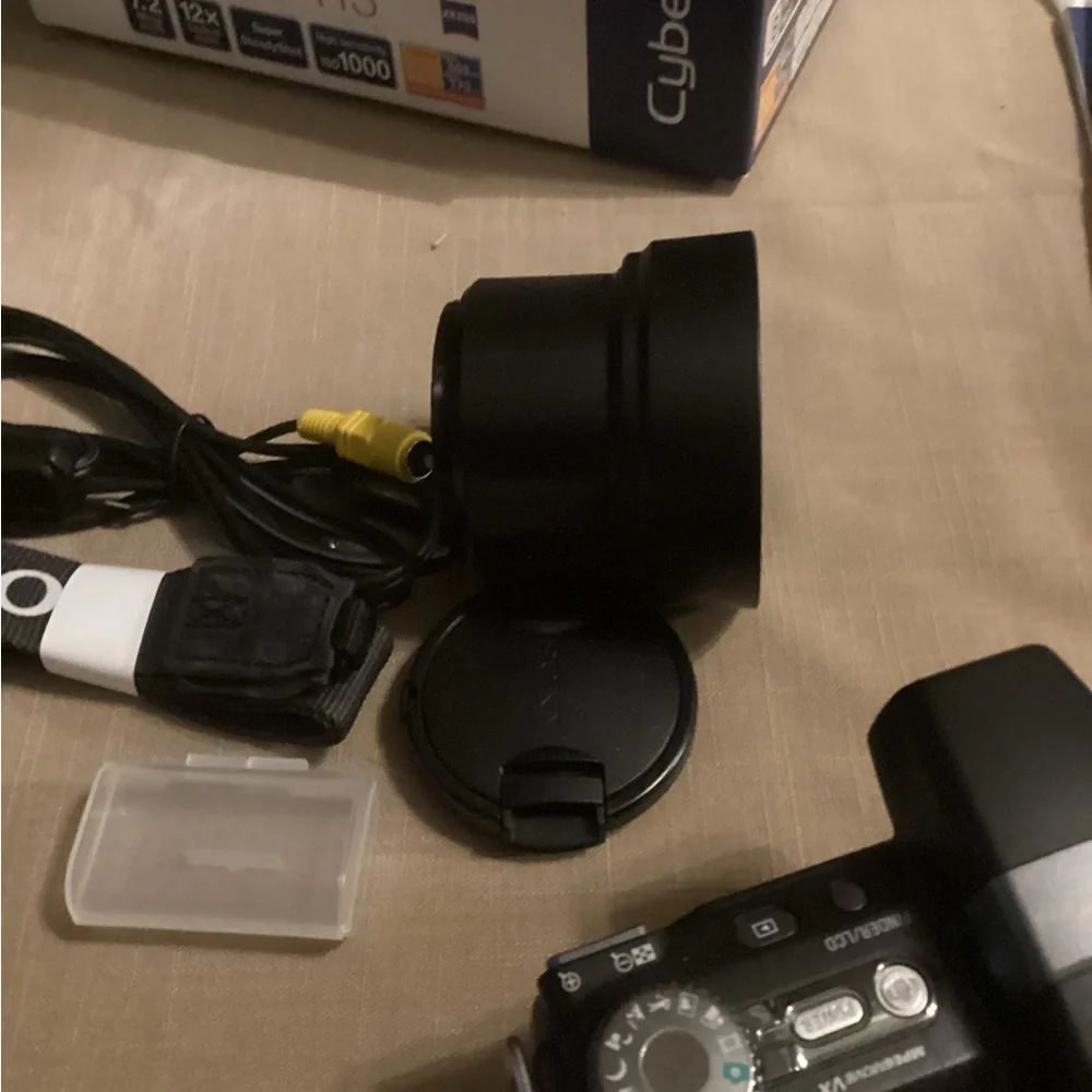 Sony Cyber-shot DSC-H5 Digital Camera - Black and Silver